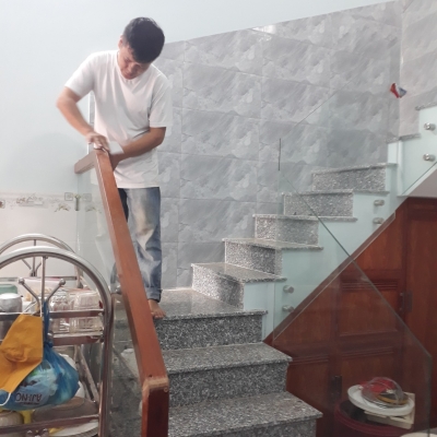 Công trình cầu thang kính cường lực hoàn thiện Phước Tỉnh Bà Rịa Vũng Tàu