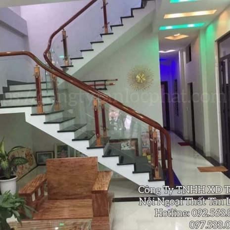 Cầu Thang Gỗ Tay Tròn 