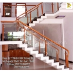 Cầu Thang Gỗ Chất Lượng Kính Cường Lực Tay Tròn