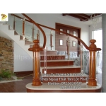 Cầu Thang Gỗ Cao Cấp Chất lượng kính cường lực